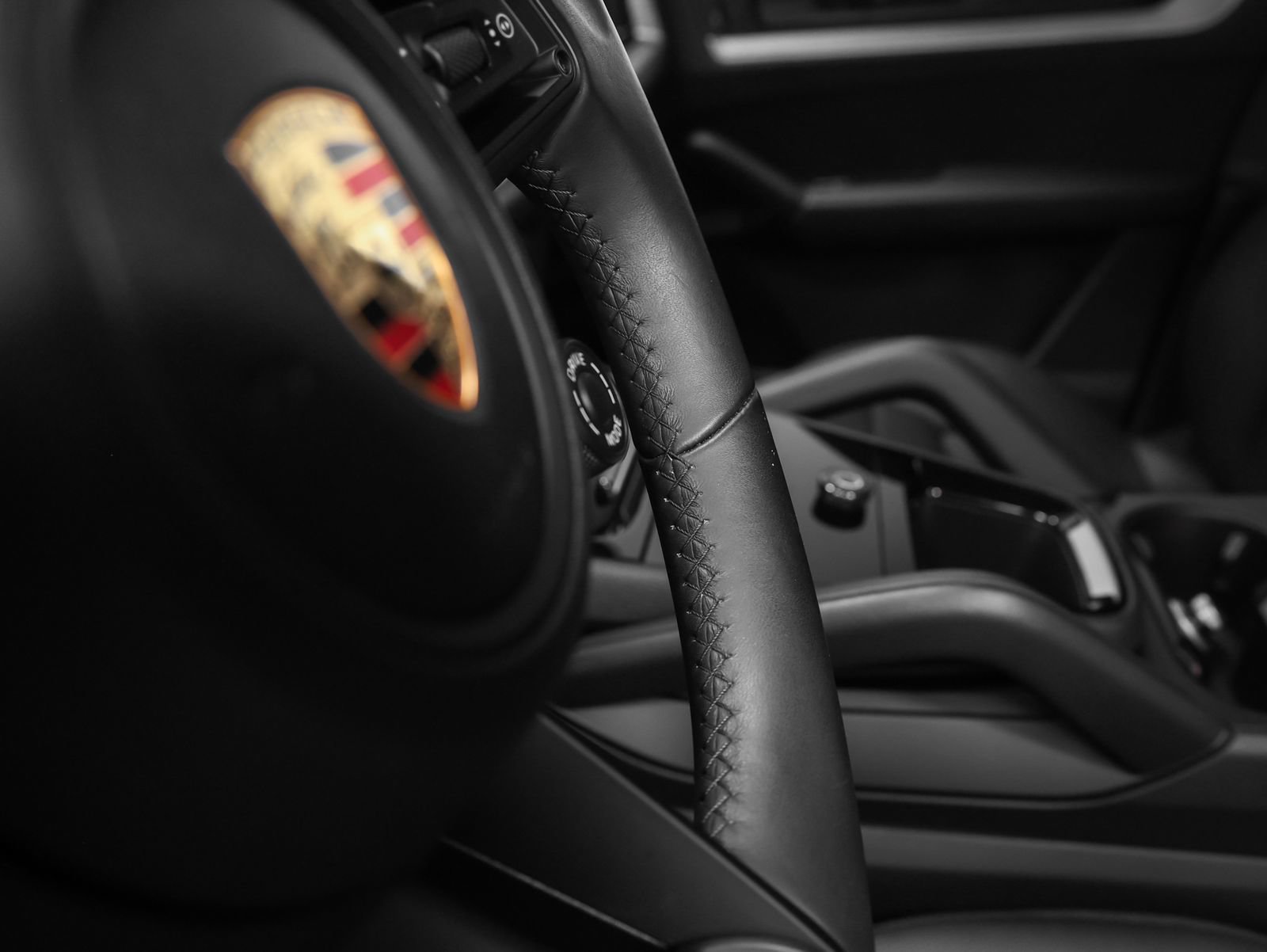 Certified 2024 Porsche Cayenne AWD/4WD image 35