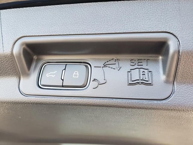 New 2026 Ford Explorer Active image 9