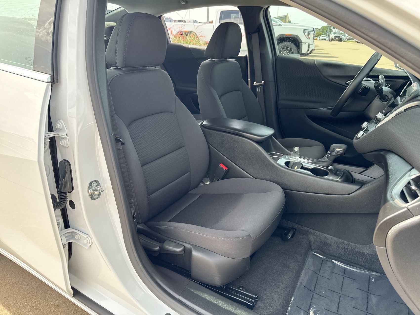 Used 2023 Chevrolet Malibu RS FWD image 23