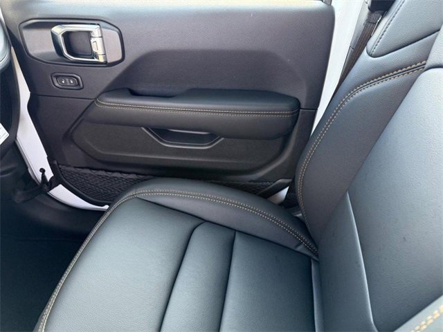 New 2025 Jeep Gladiator Sport image 27