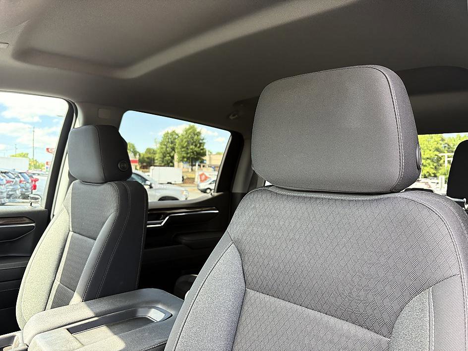 Used 2023 Chevrolet Silverado 1500 LT AWD/4WD image 17