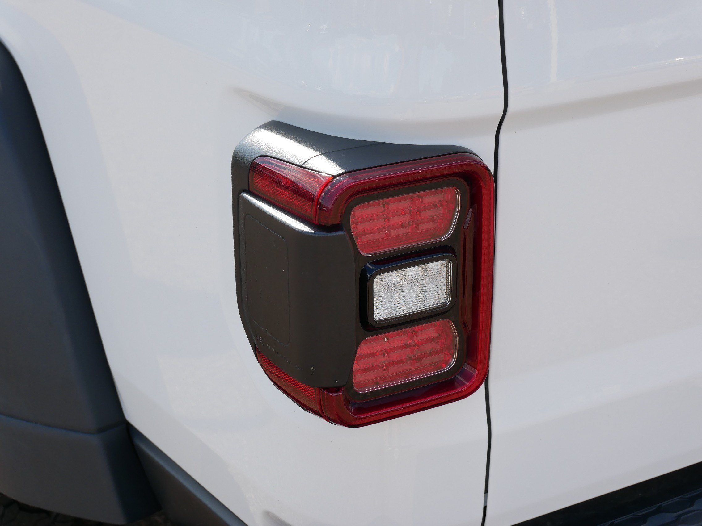 Used 2020 Jeep Gladiator Rubicon w/ Safety Group AWD/4WD image 17