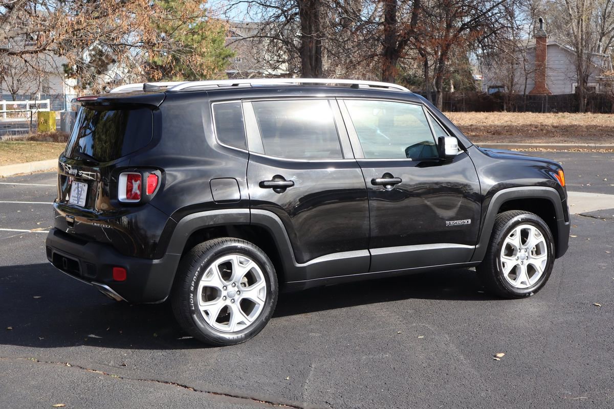 Used 2018 Jeep Renegade Limited w/ UConnect 8.4 Nav Group AWD/4WD image 4