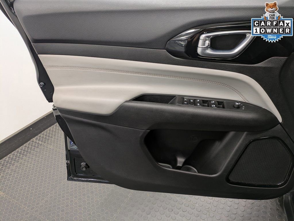 Used 2024 Jeep Compass Limited image 8