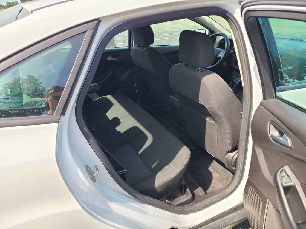 Used 2017 Ford Focus SE FWD image 15