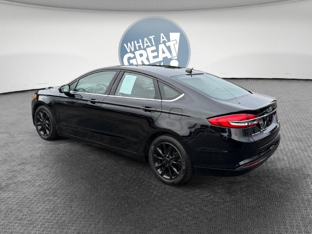 Used 2017 Ford Fusion SE w/ Fusion SE Technology Package FWD image 6