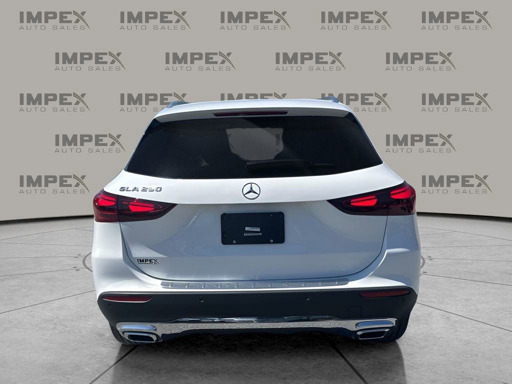 Used 2025 Mercedes-Benz GLA 250 image 4