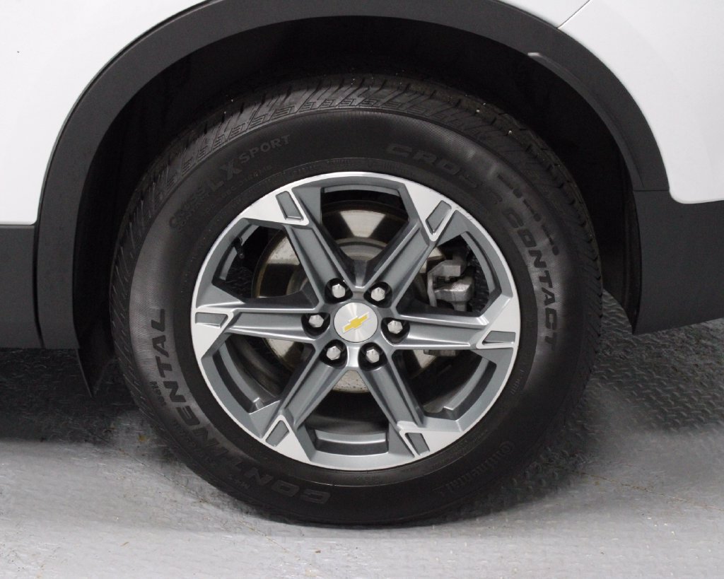 Used 2025 Chevrolet Blazer LT FWD image 18