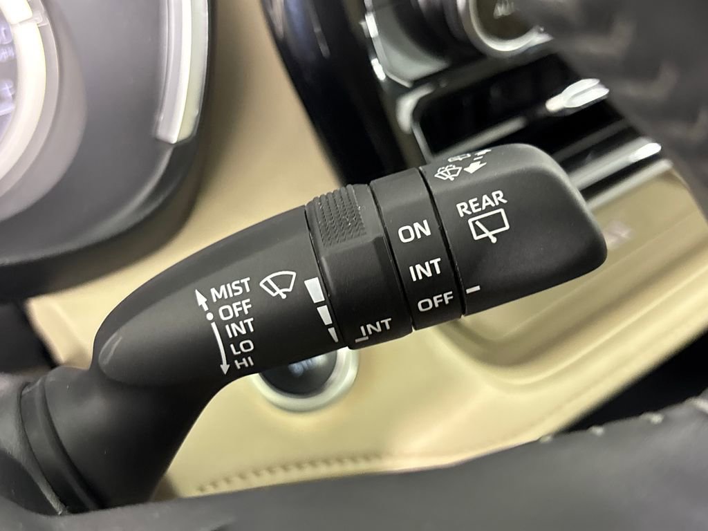 Certified 2025 Toyota Highlander XLE image 17