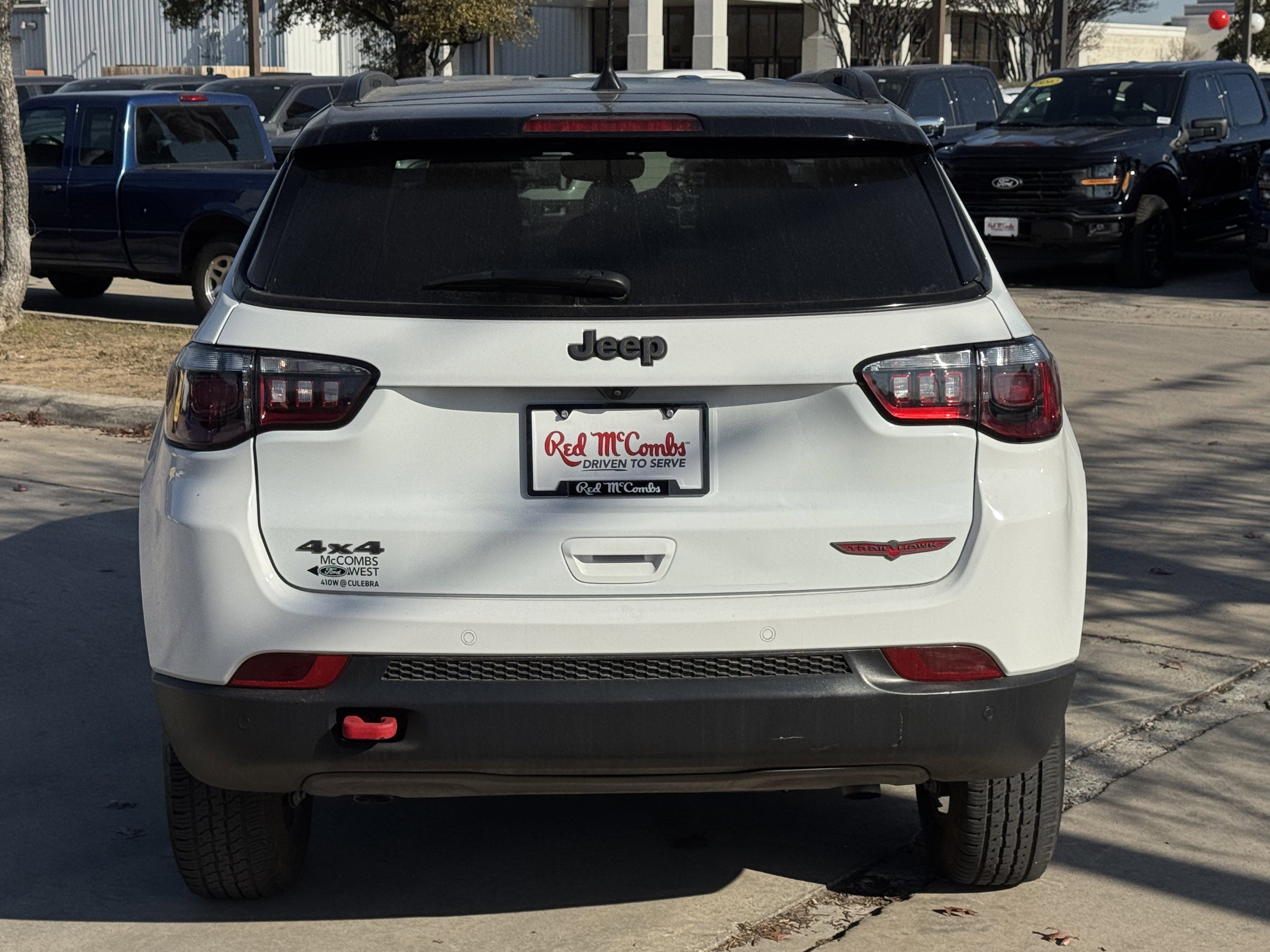 Used 2024 Jeep Compass Trailhawk image 4