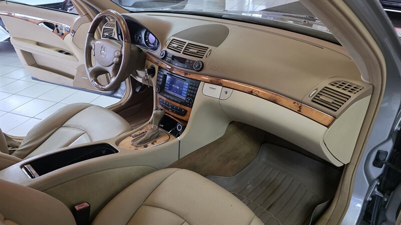 Used 2008 Mercedes-Benz E 350 4MATIC Sedan image 25