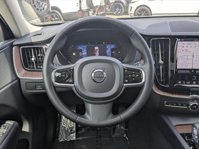 Used 2023 Volvo XC60 B5 Plus w/ Protection Package Premier image 12