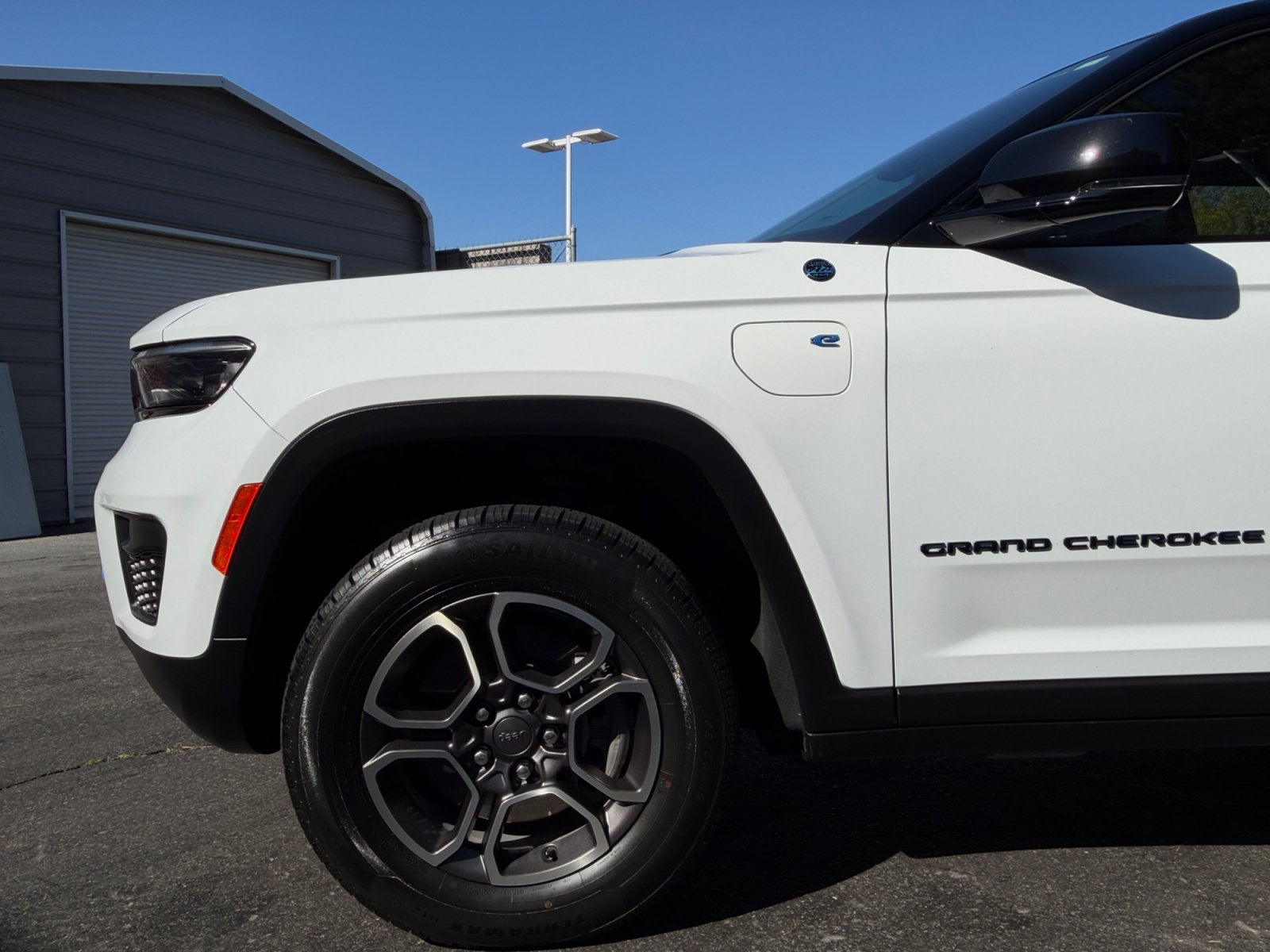 Used 2023 Jeep Grand Cherokee Trailhawk w/ Luxury Tech Group III AWD/4WD image 10