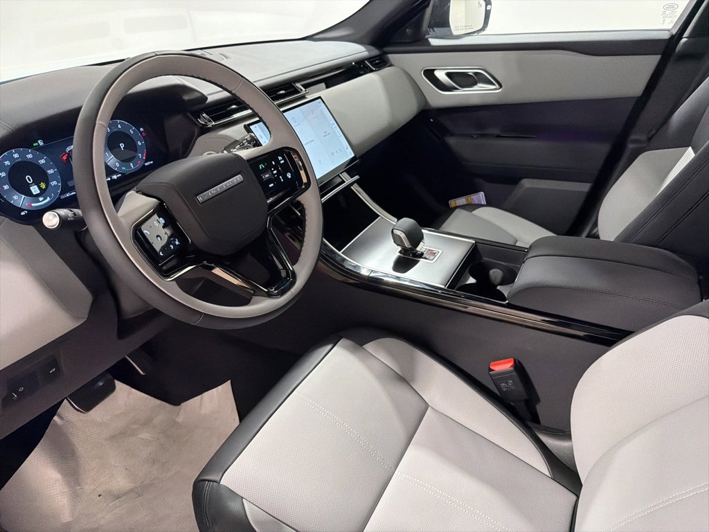 New 2026 Land Rover Range Rover Velar Dynamic SE image 10