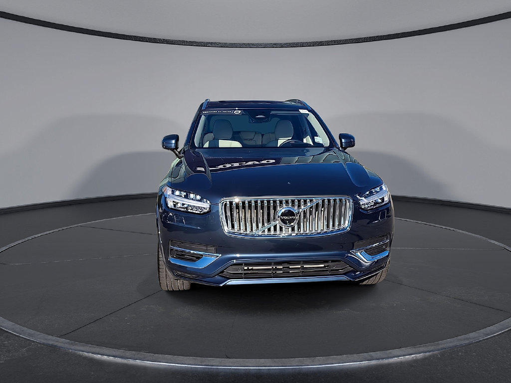 Certified 2025 Volvo XC90 T8 Ultra w/ Protection Package Premier AWD/4WD image 4