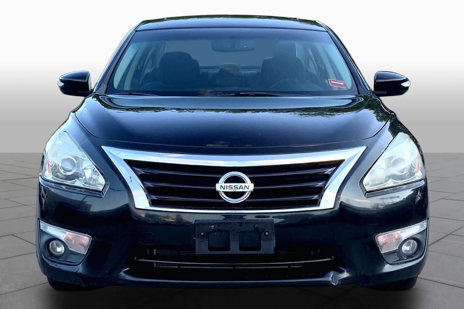 Used 2015 Nissan Altima 2.5 SV w/ Convenience Package FWD image 4