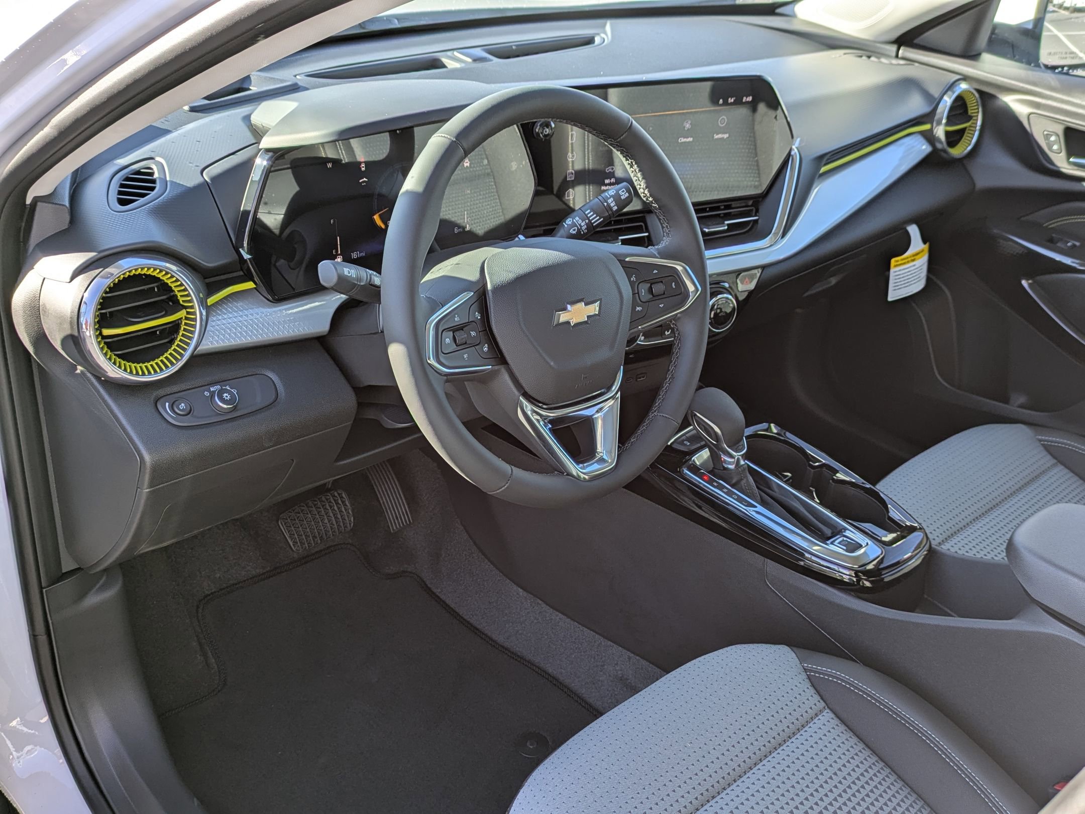 New 2026 Chevrolet Trax LT w/ Driver Confidence Package FWD image 10