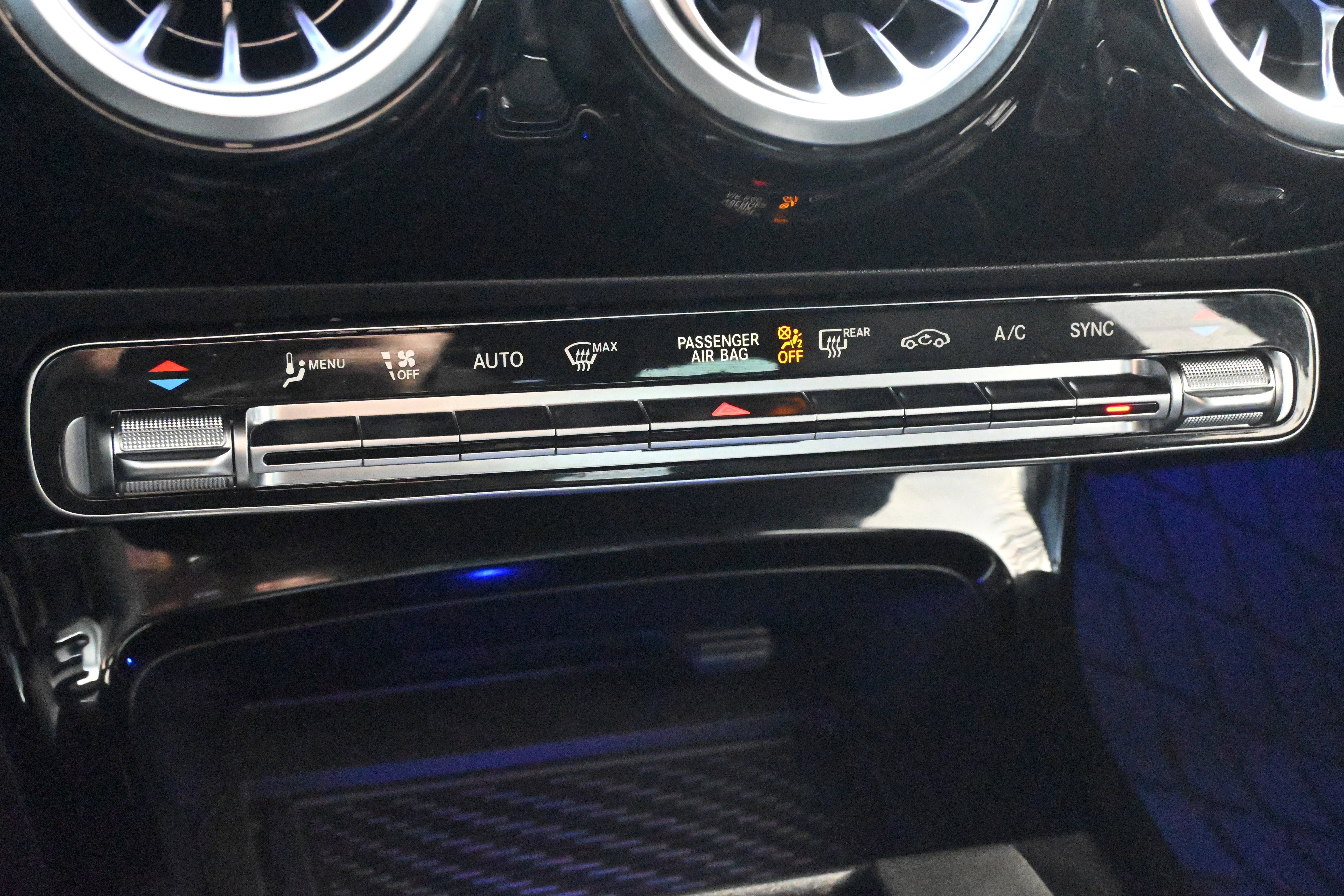 Used 2024 Mercedes-Benz CLA 35 AMG 4MATIC image 31