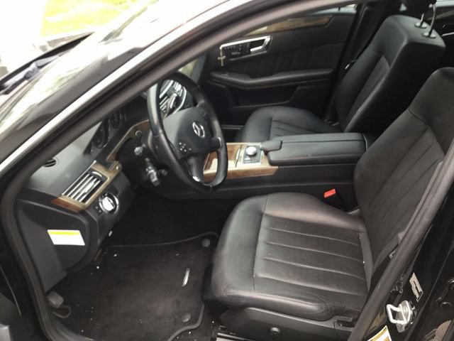 Used 2010 Mercedes-Benz E 550 4MATIC Sedan image 9