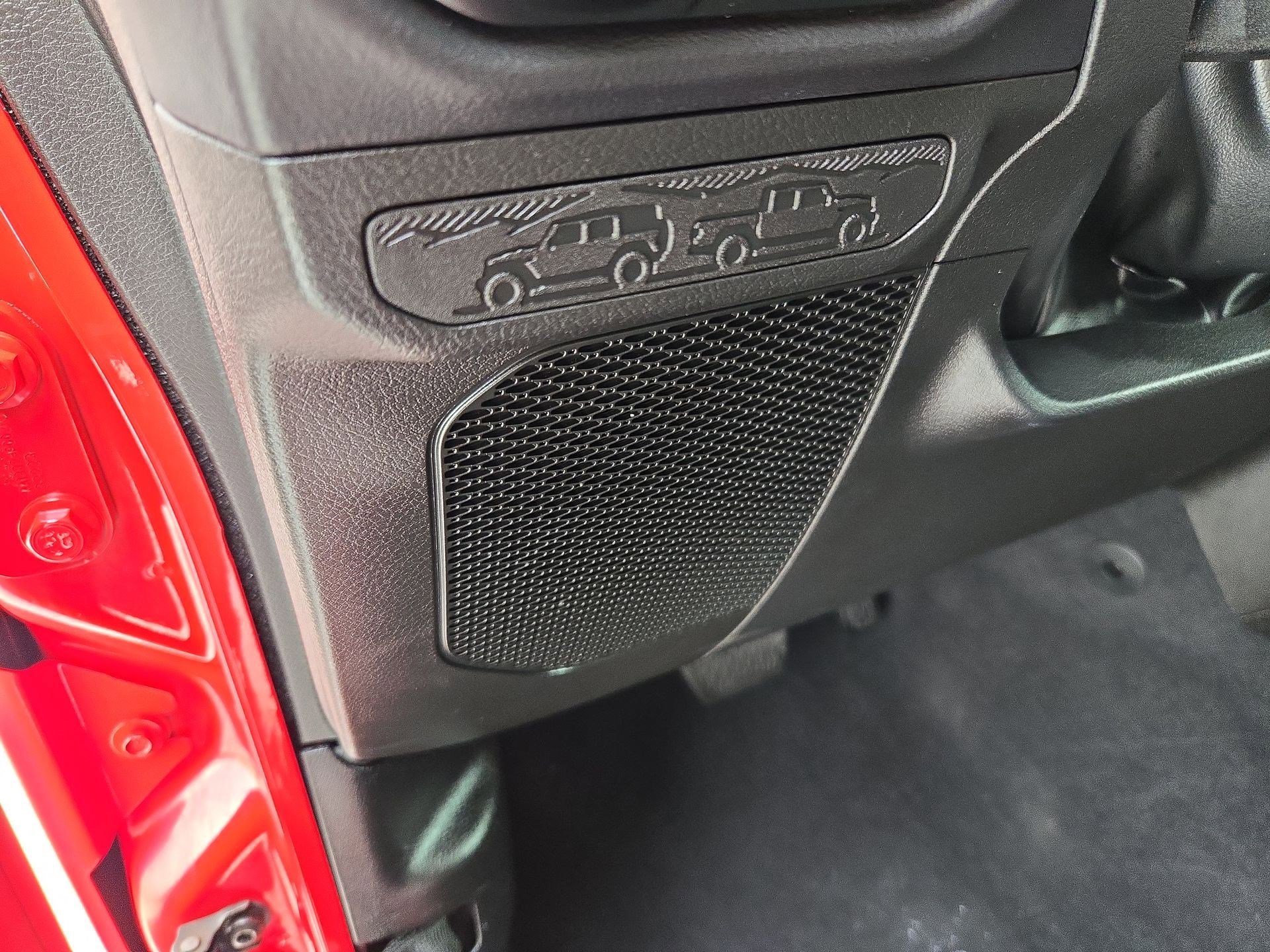 Used 2025 Jeep Wrangler Sahara AWD/4WD image 15