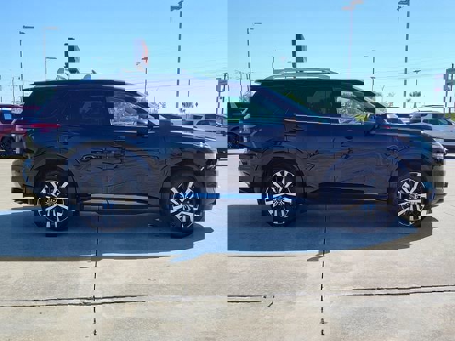 Used 2025 Nissan Pathfinder Platinum w/ Cargo Package image 11