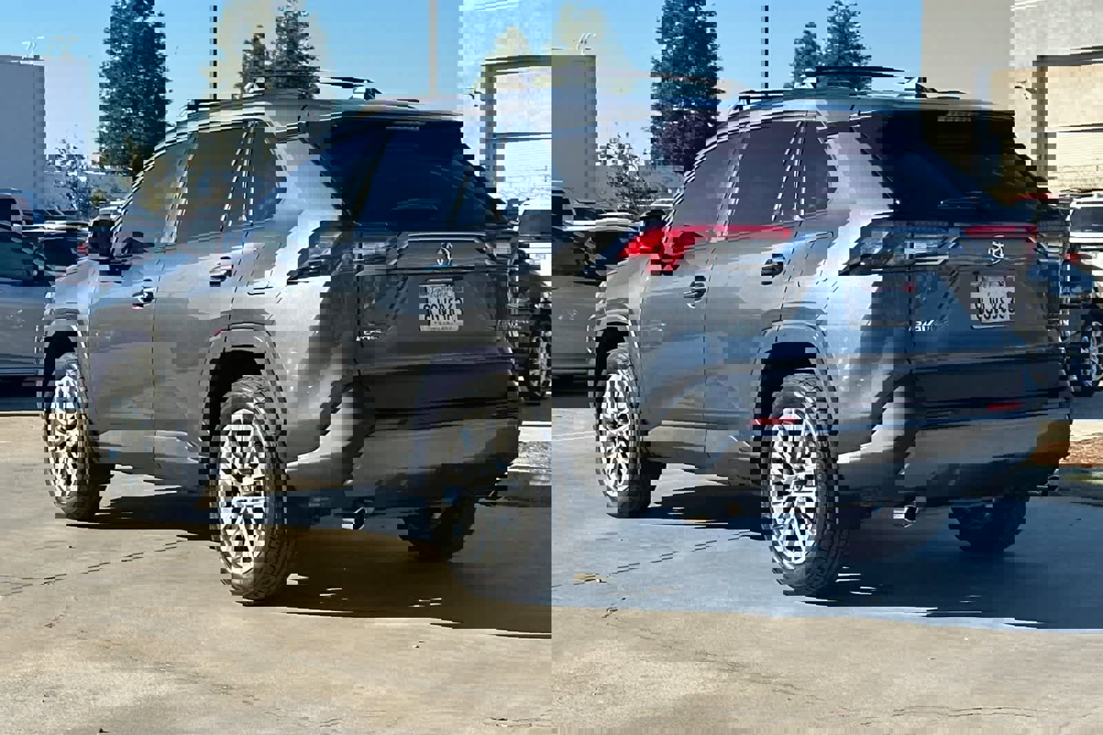 Used 2019 Toyota RAV4 Limited w/ Advanced Technology Package image 7