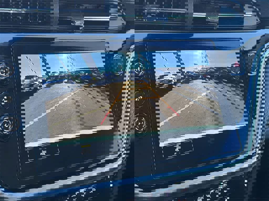 Used 2023 Chevrolet Bolt EUV LT w/ Convenience Package image 16