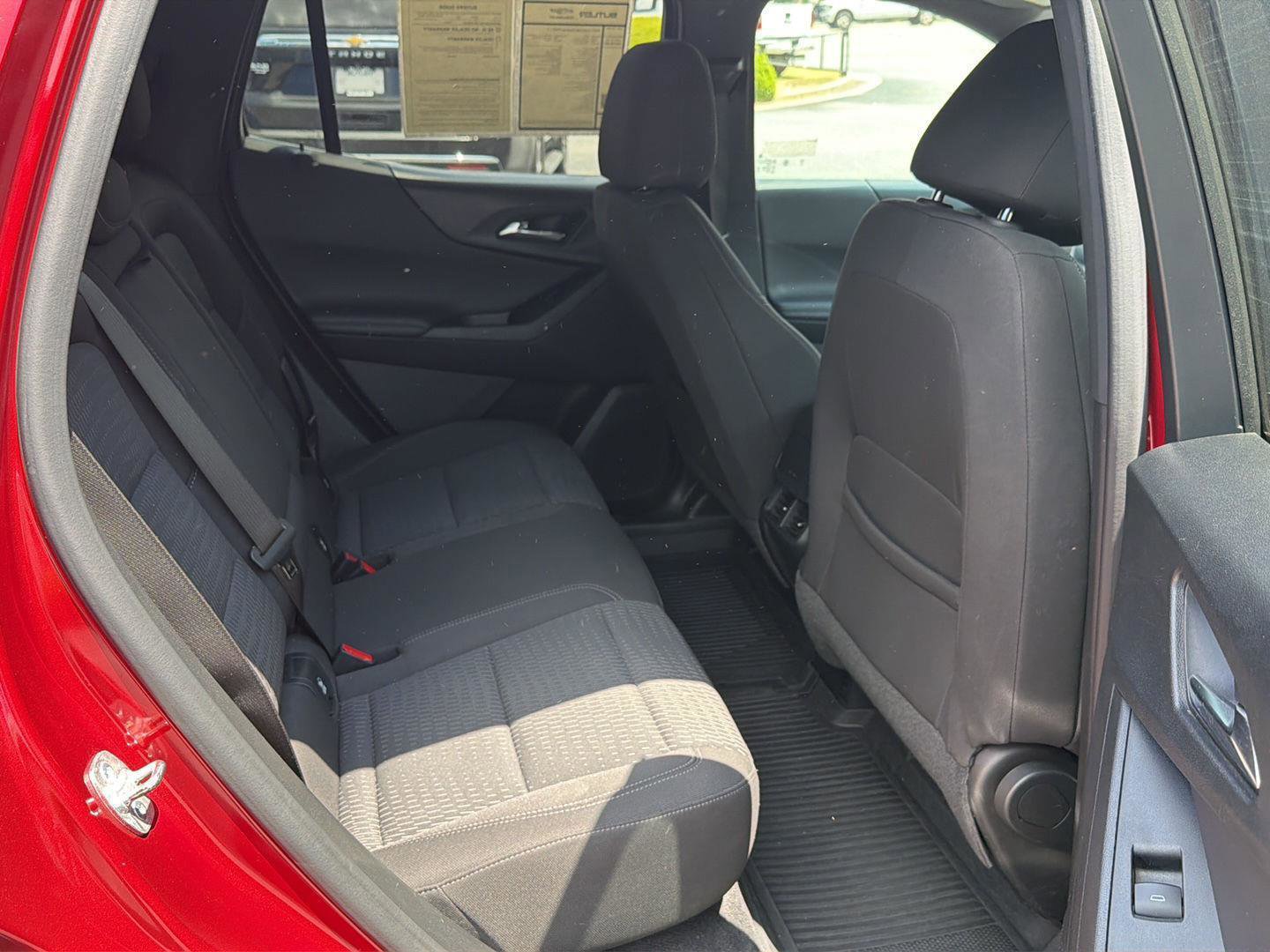 Used 2025 Chevrolet Equinox LT FWD image 12