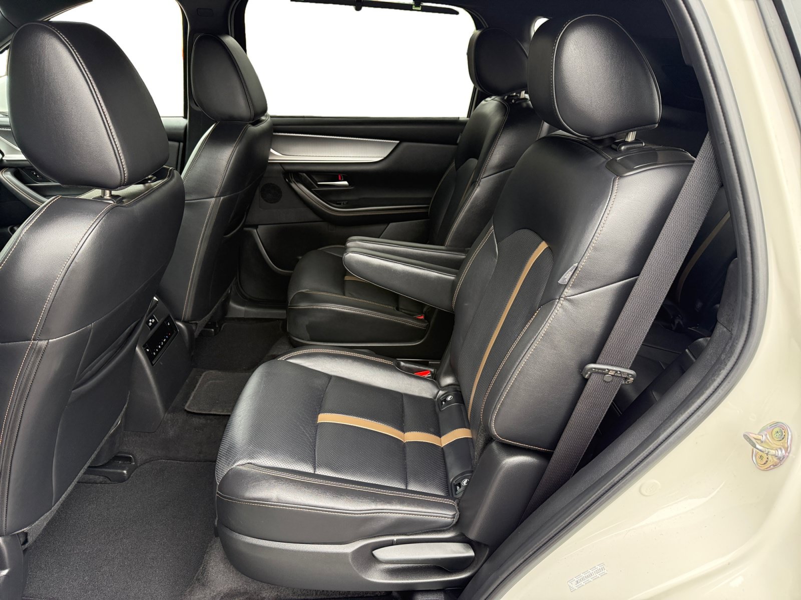 Certified 2024 MAZDA CX-90 Plug-In Hybrid w/ Premium Plus AWD/4WD image 16