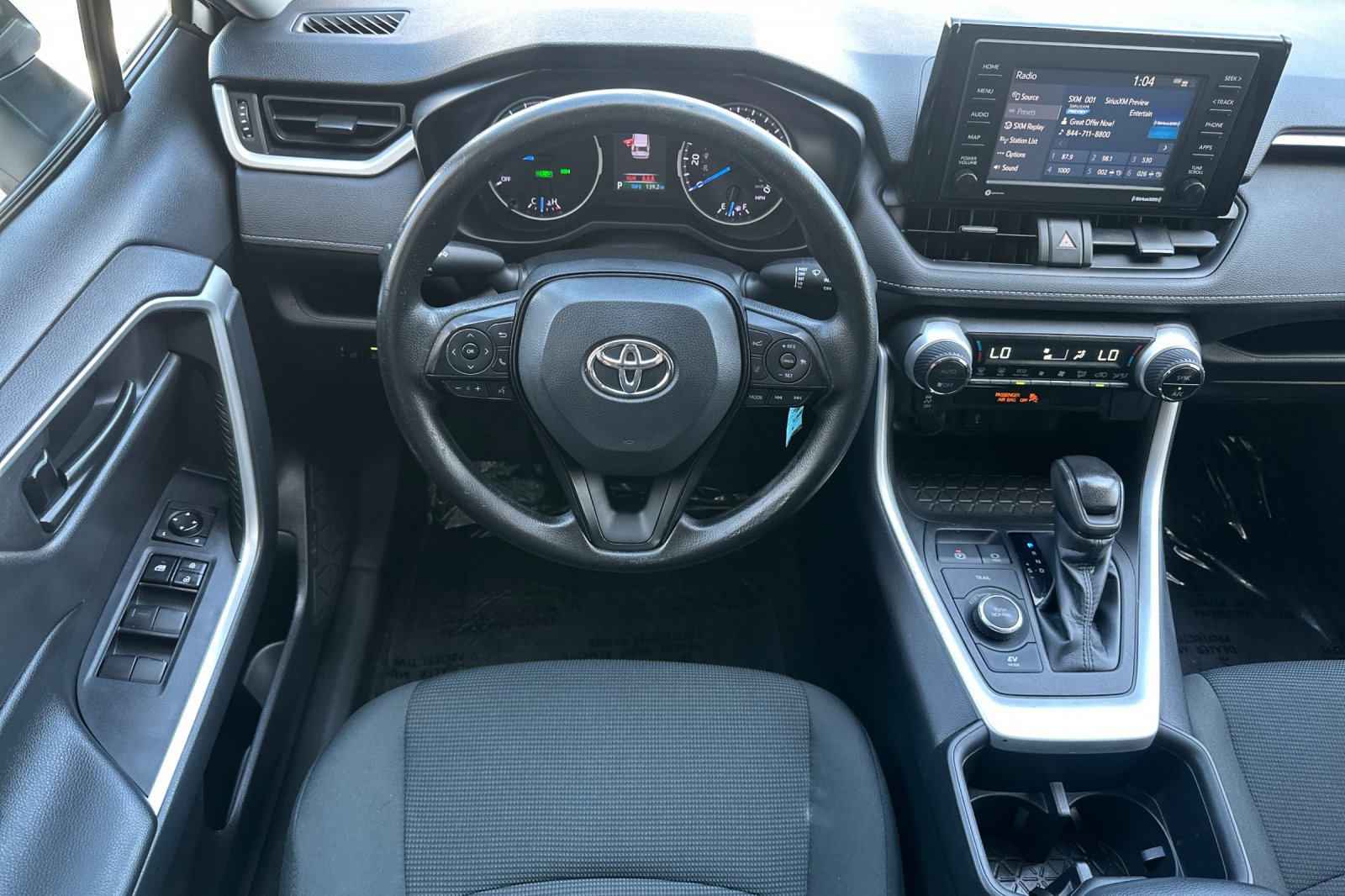 Used 2022 Toyota RAV4 LE image 16