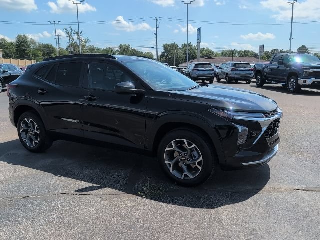 Used 2026 Chevrolet Trax LT w/ Driver Confidence Package FWD image 11
