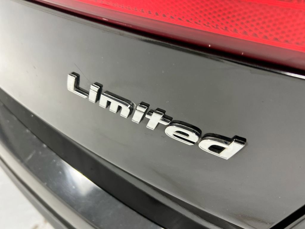 Used 2015 Hyundai Santa Fe Limited image 25