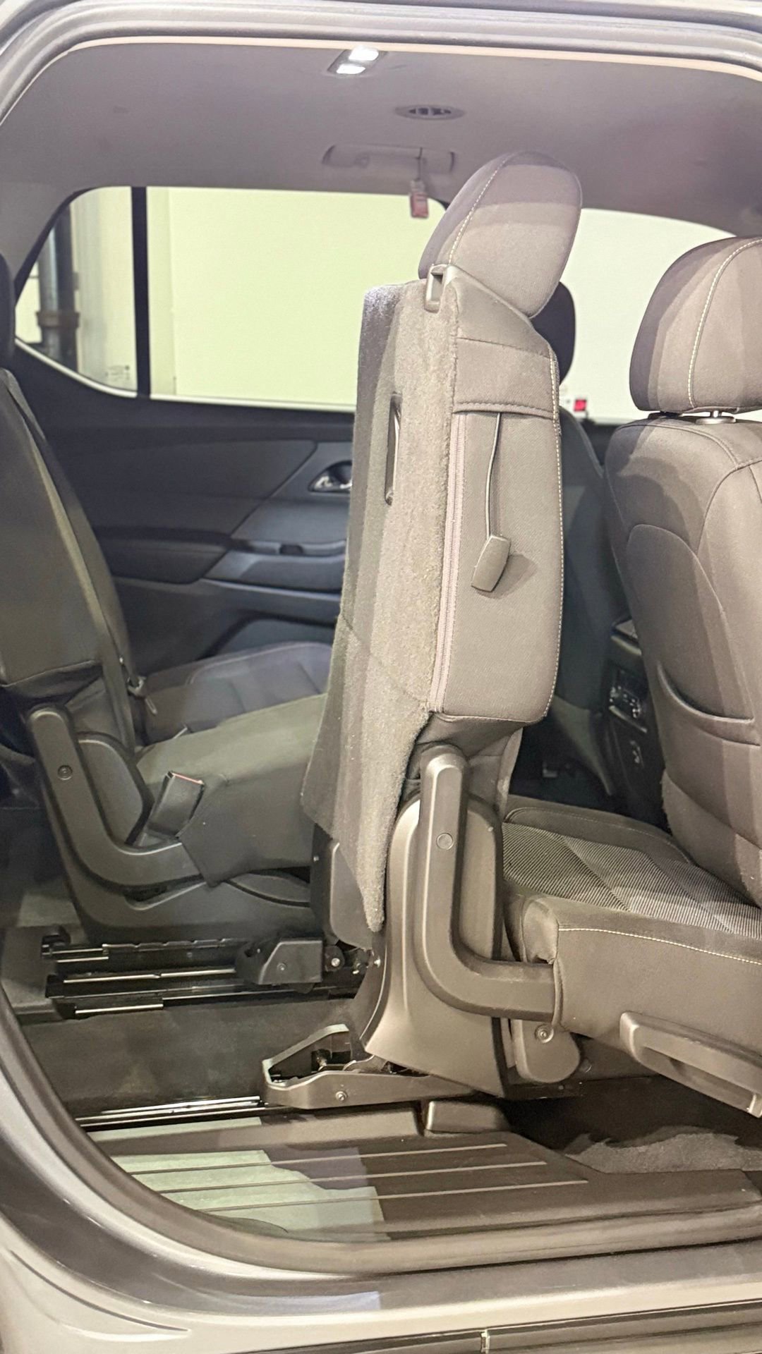 Used 2020 Chevrolet Traverse LT image 63