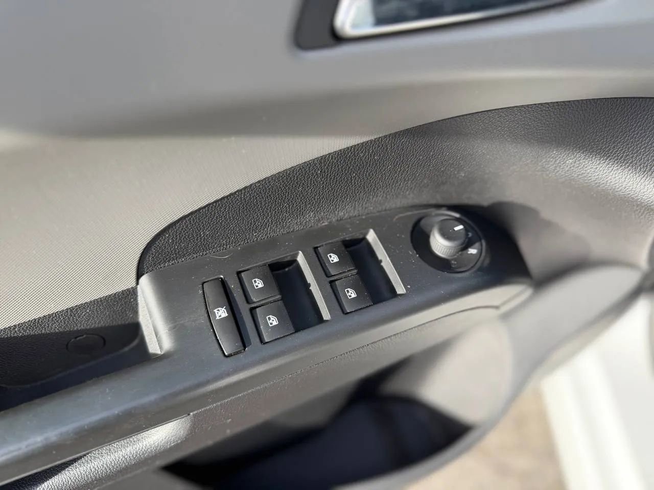 Used 2016 Chevrolet Sonic LTZ image 32