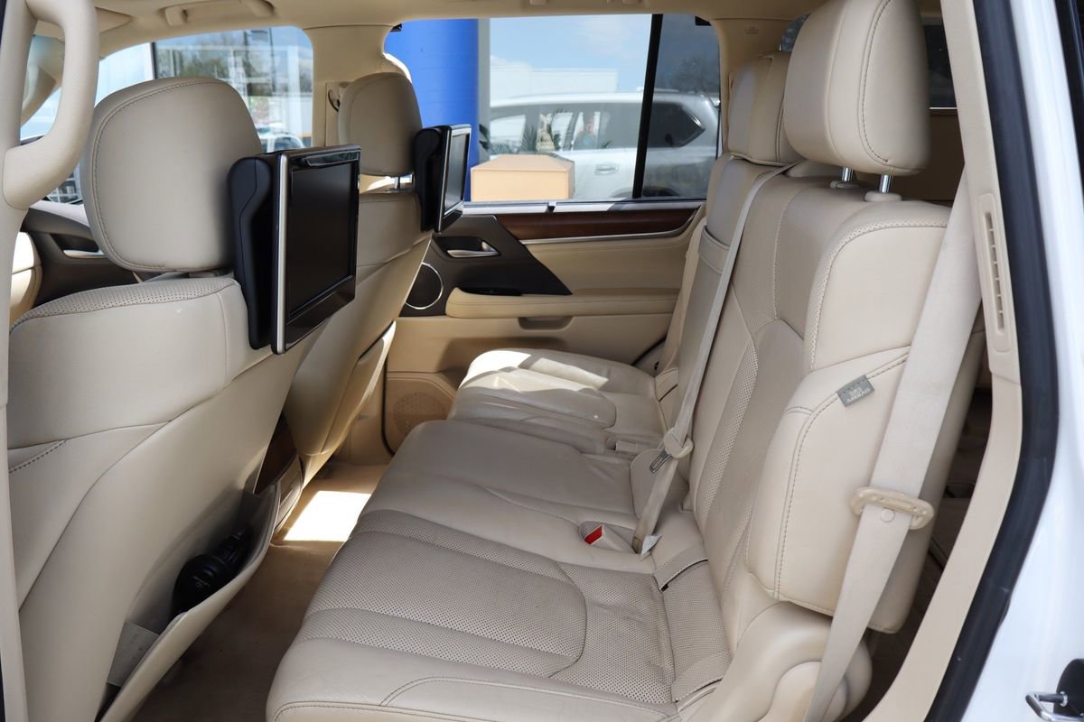 Used 2016 Lexus LX 570 4WD image 11