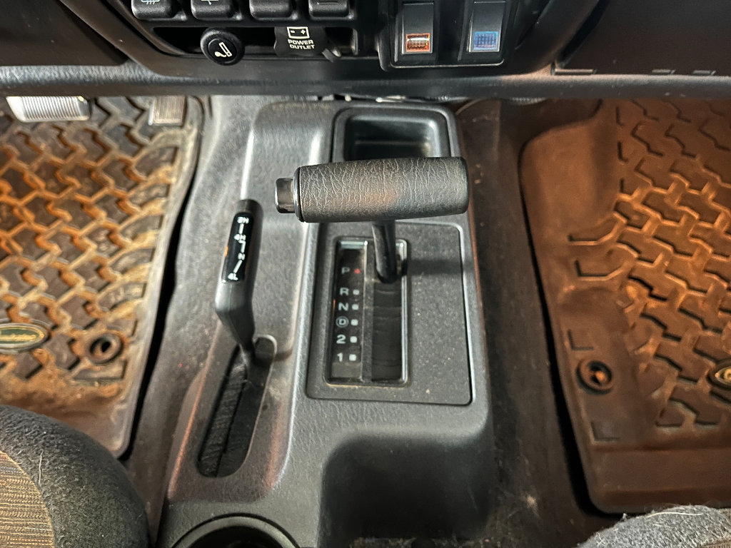 Used 2004 Jeep Wrangler Rubicon w/ Dual Top Group image 21