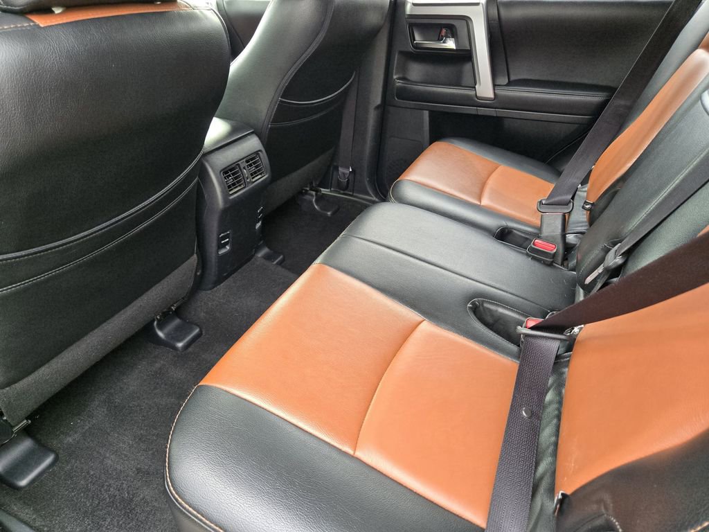 Used 2017 Toyota 4Runner SR5 AWD/4WD image 28