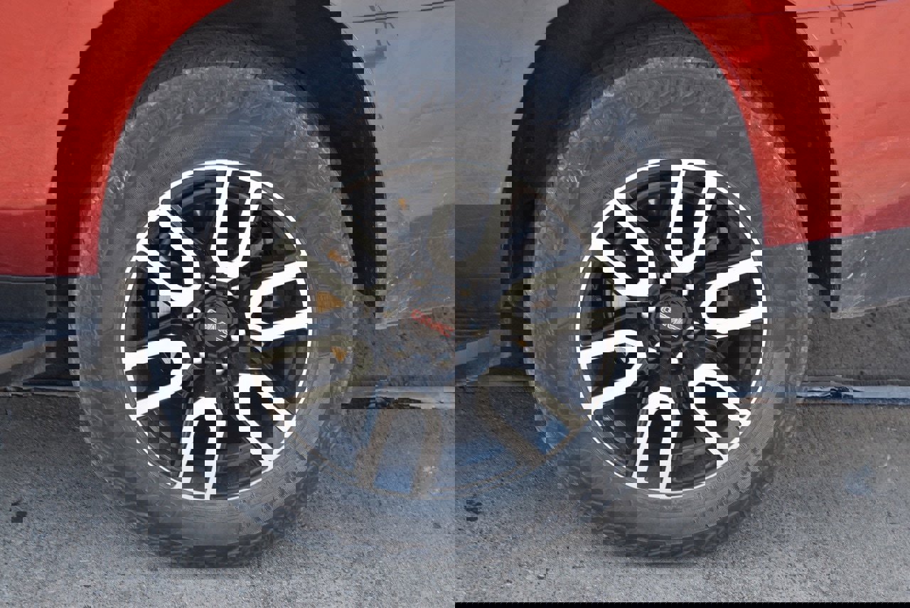 Used 2024 GMC Yukon XL AT4 w/ Technology Package image 10