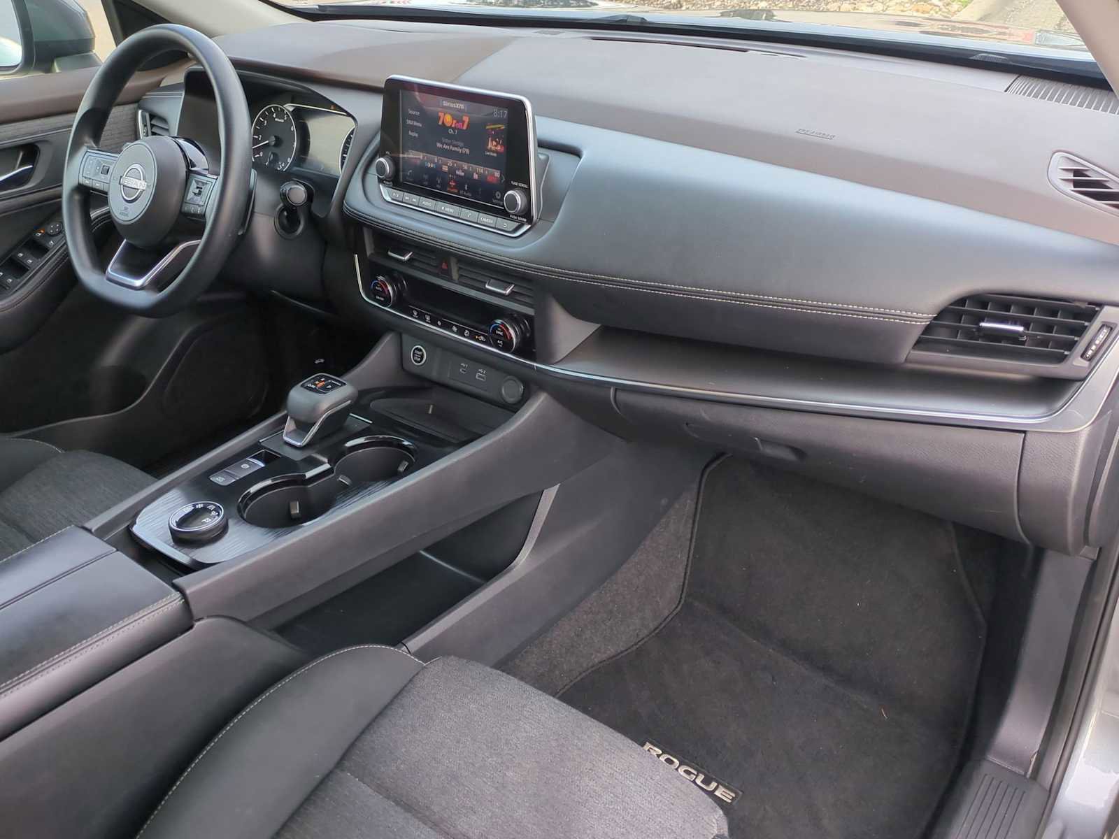 Used 2023 Nissan Rogue SV image 28