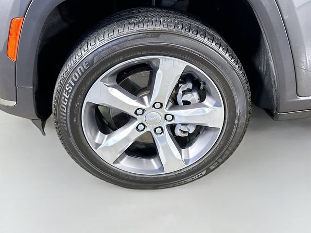 Used 2022 Jeep Grand Cherokee L Limited AWD/4WD image 17