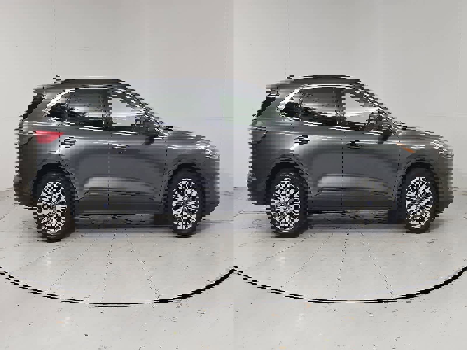 Used 2020 Ford Escape Titanium image 7
