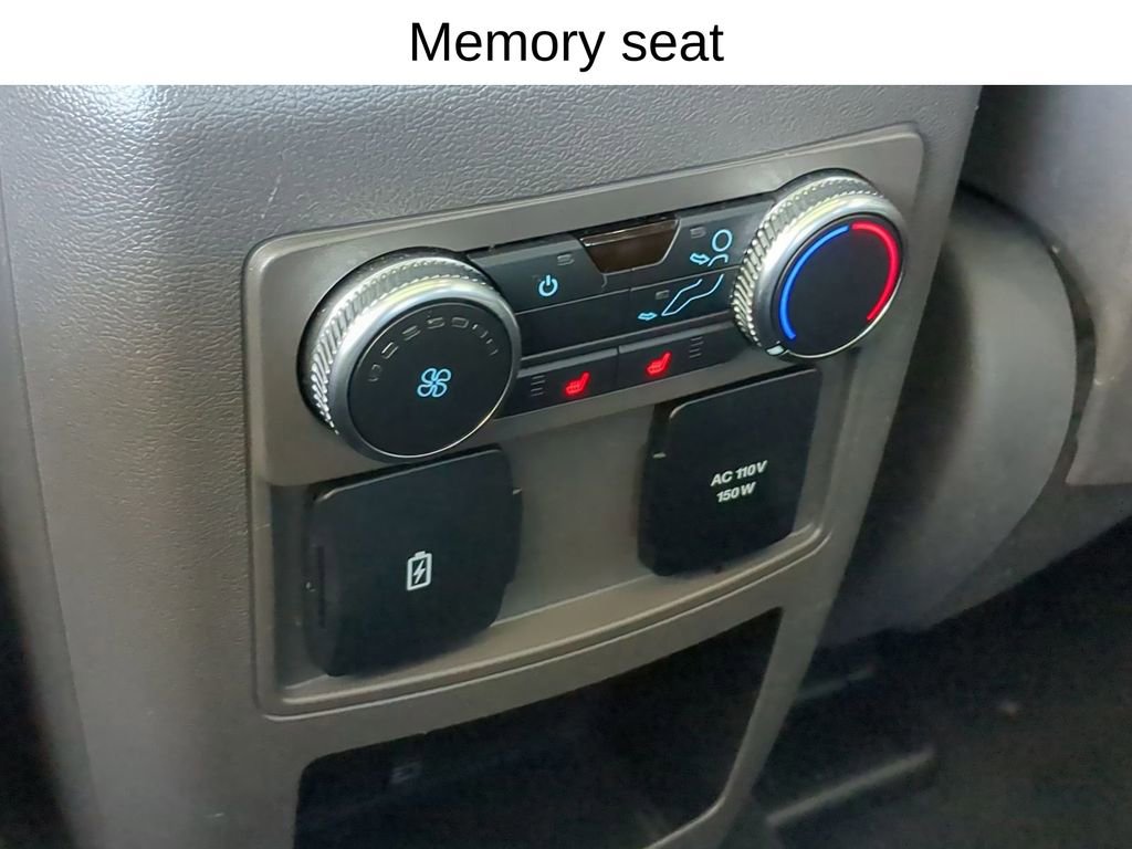 Used 2020 Ford Explorer Platinum w/ Premium Technology Package image 28