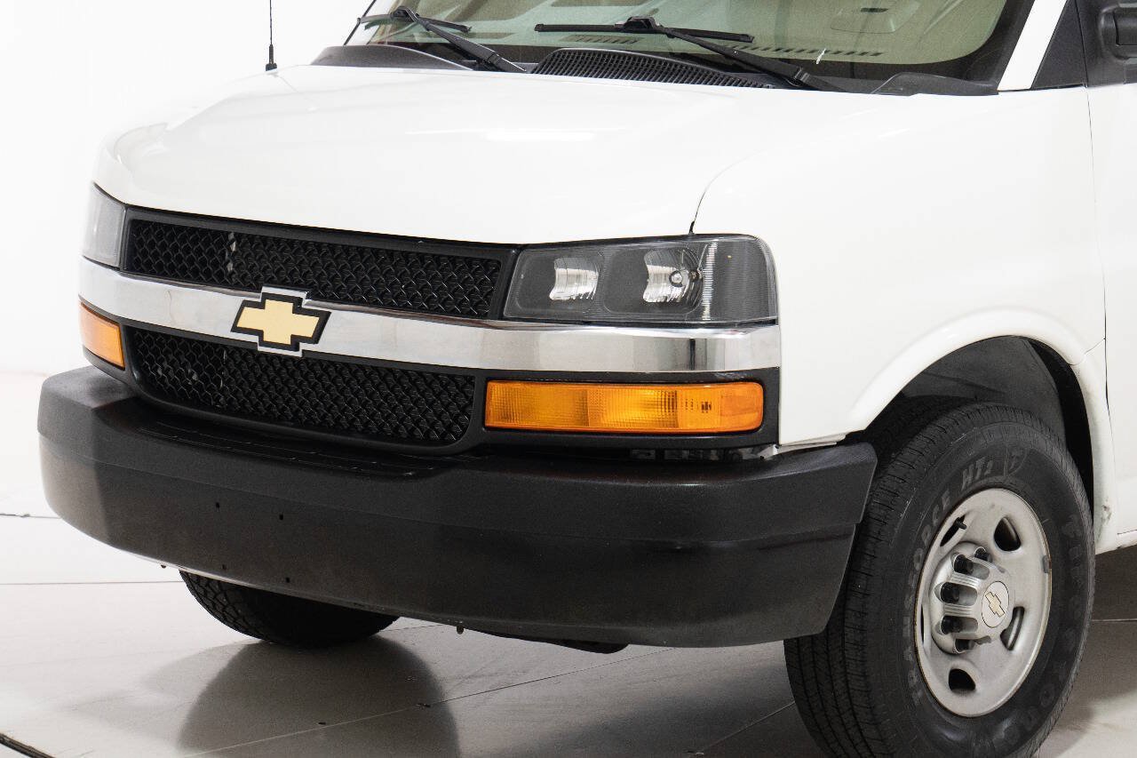 Used 2021 Chevrolet Express 2500 w/ Driver Convenience Package RWD image 9