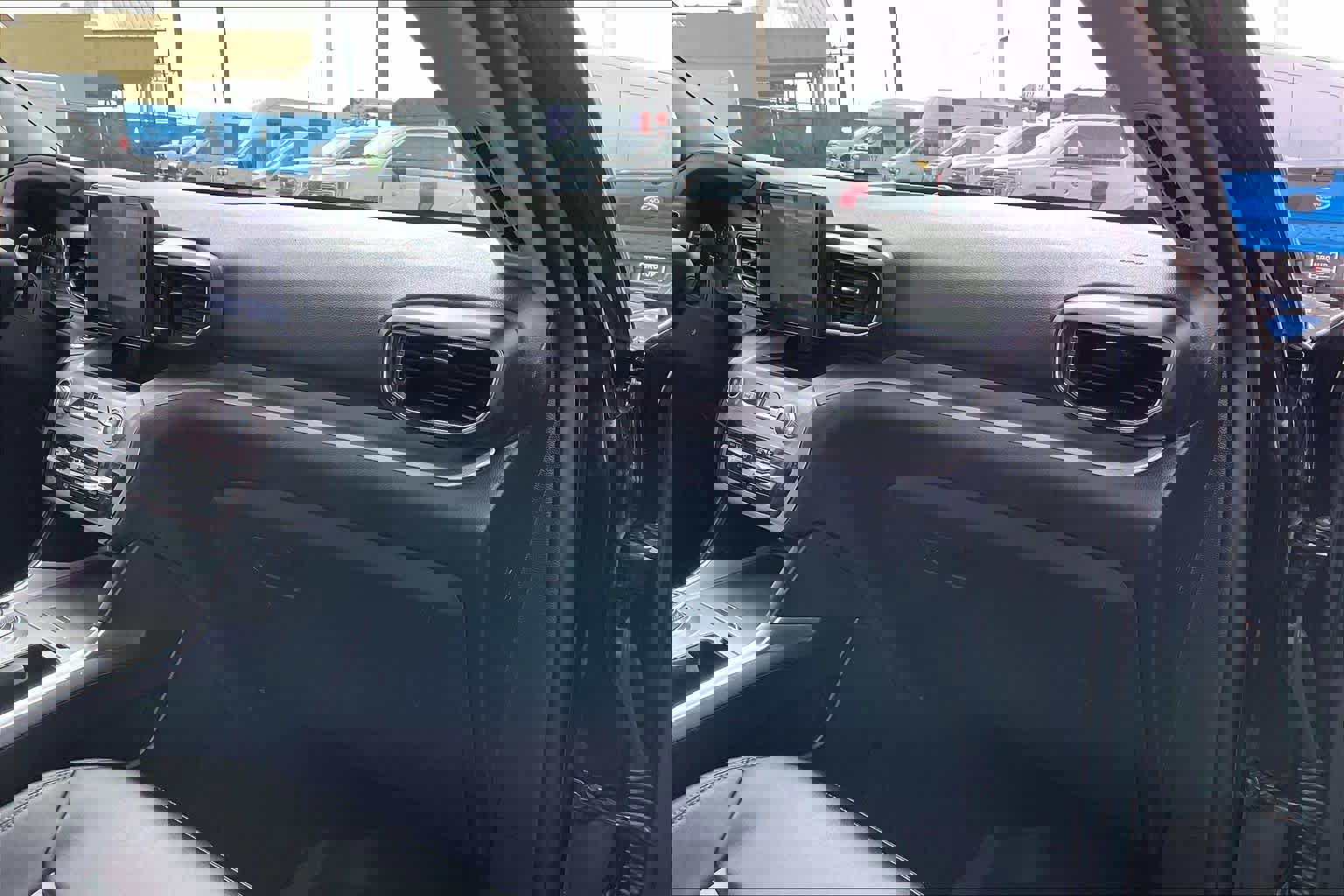 Used 2023 Ford Explorer XLT w/ Equipment Group 202A image 18