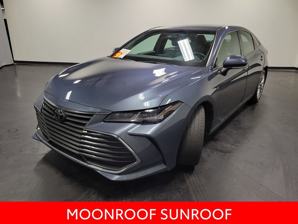 Used 2019 Toyota Avalon Limited image 4