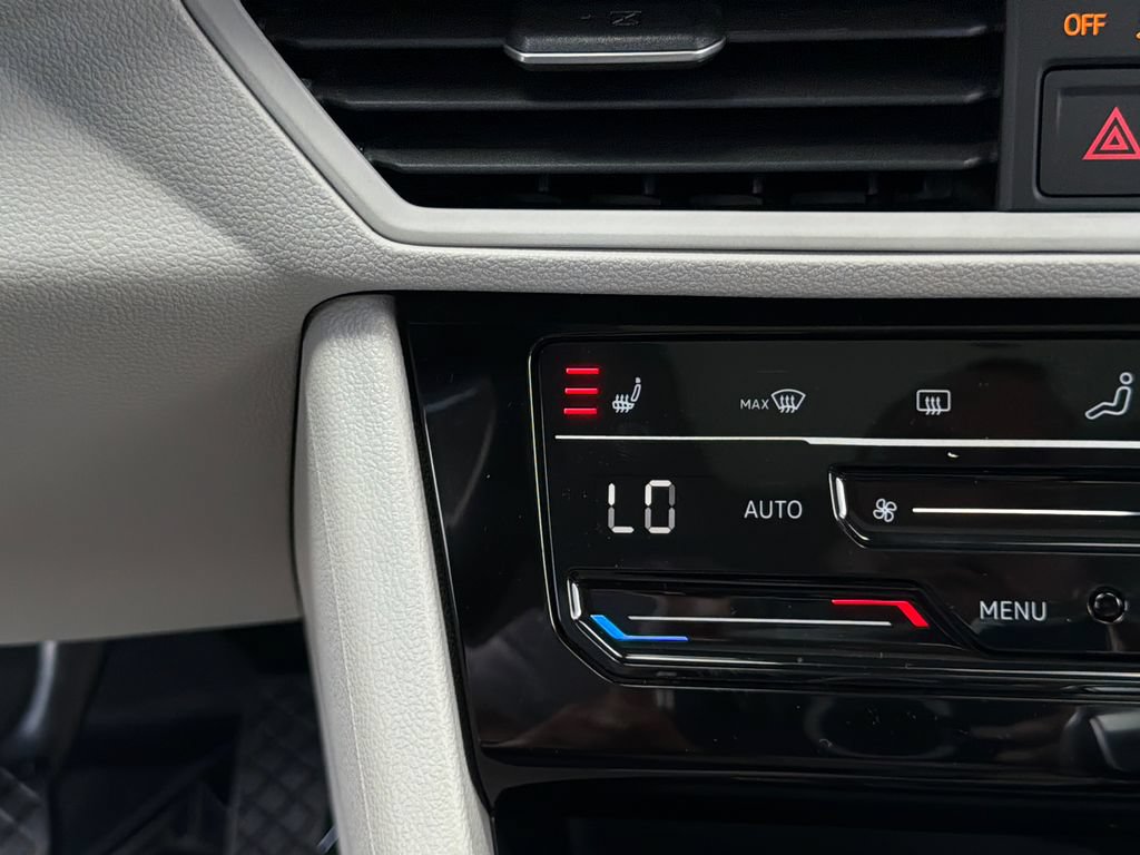 New 2026 Volkswagen Jetta SE FWD image 25