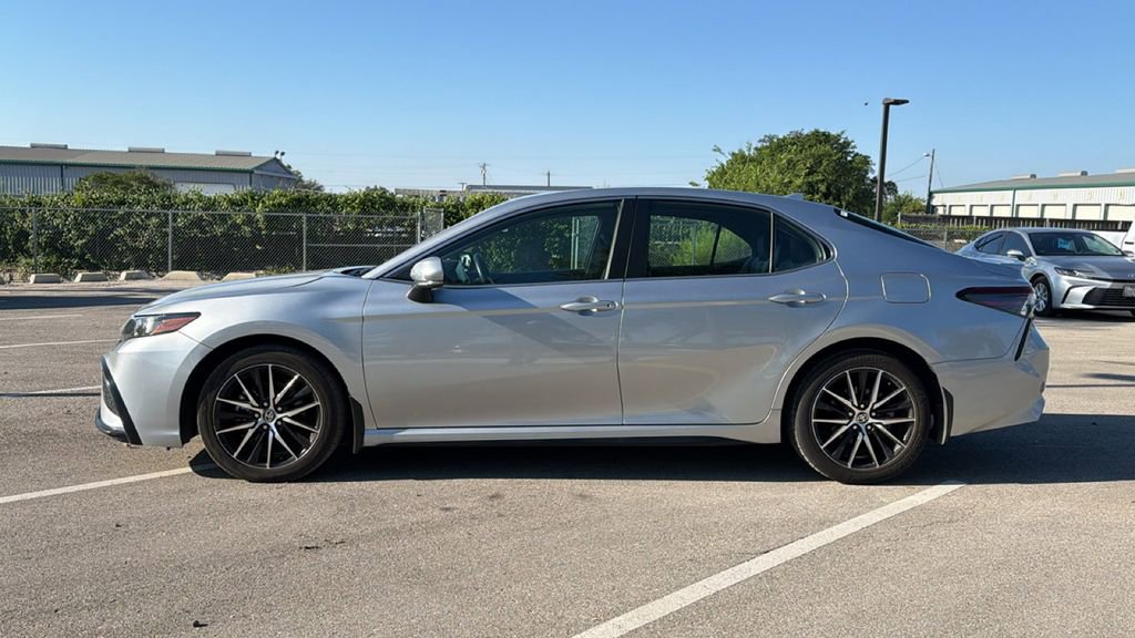 Used 2024 Toyota Camry SE FWD image 10