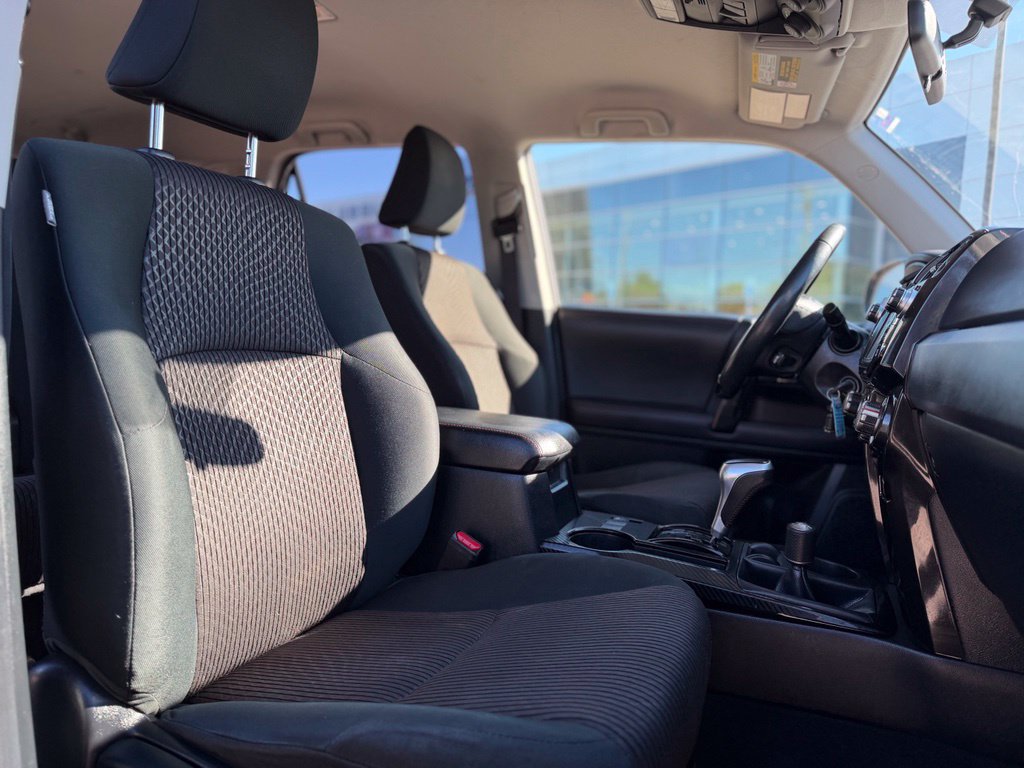 Used 2018 Toyota 4Runner TRD Off-Road AWD/4WD image 10