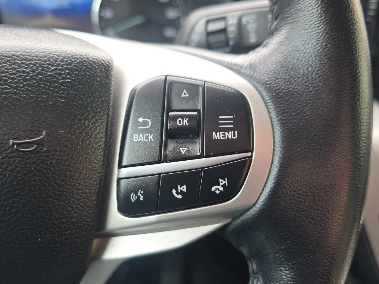 Used 2022 Ford Explorer XLT image 5