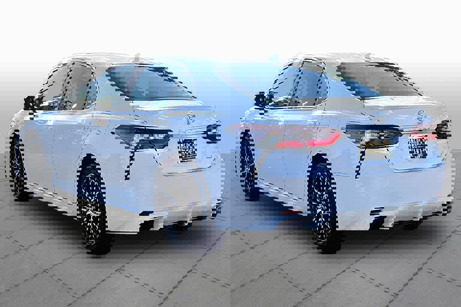 Used 2021 Toyota Camry SE image 11